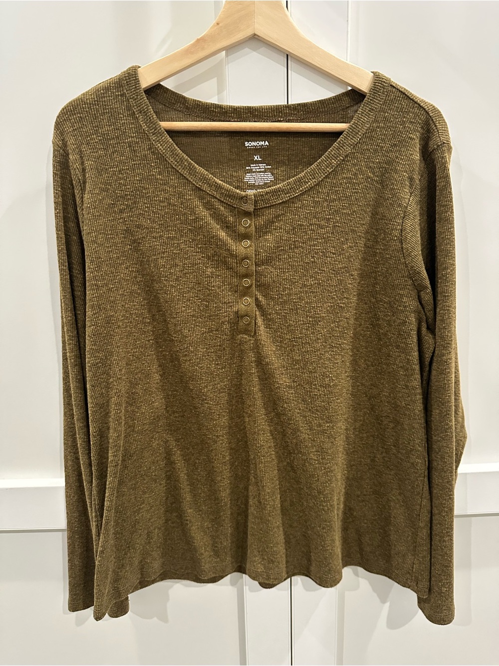 Sonoma Goods For Life Long Sleeve Henley in Brown XL